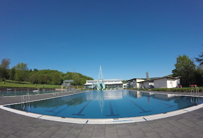 Familienbad Freier Grund - Neunkirchen 1 AF1QipO4cBmdKMRW2ljR BcKGZyAXVSZym5bqh5WK3DHw408 h277 k no