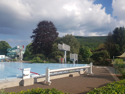 AF1QipP0J00k19LnPQ3Rizo6N56fyoulOrPkmwp Tm0Uw408 h306 k no