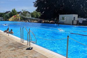 Hallen- und Freibad der Stadt Bruchköbel - Bruchköbel 8 Hallen- und Freibad der Stadt Bruchköbel – Bruchköbel