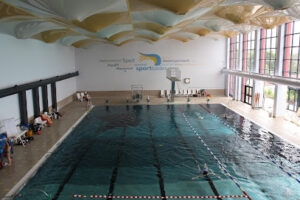 Heinrich-Völker-Bad: Hallenschwimmbad (geschlossen) mit Freibad (geschlossen) – Worms
