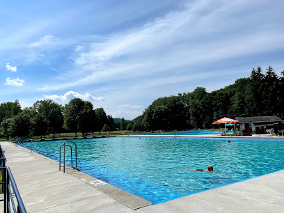 Freizeitbad Erdmannsdorf - Augustusburg 1 AF1QipM4oUOf1CgmyQJ0syrq7j3iWOD4PjDRRTlg6O6jw408 h306 k no