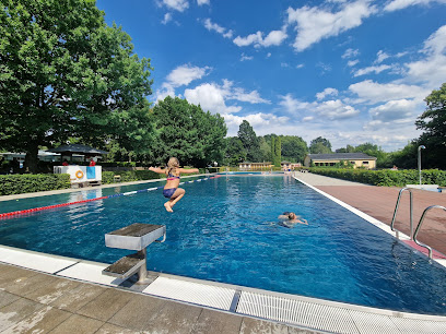 Freizeitbad Reichenbach - Reichenbach/Oberlausitz 1 AF1QipOeToaA3CdU6 WUmt4tXUMNKnrKE1UL5akWyb Dw408 h306 k no