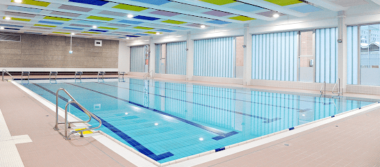 Schwimmhalle Thomas-Mann-Straße - Berliner Bäder - Berlin 1 AF1QipP6IeYcQcqMgJUcwpzEccQFbuZsmM8ycQj5vJFDw547 h240 k no