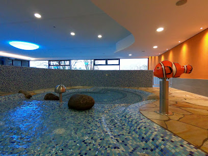 Hallenbad im Rendel-Bad - Öhringen 1 AF1QipPSt ol 8KAI uswTj dOUhCMUlgHFW9LI7kKJ4w408 h306 k no