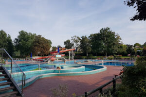 Freizeit- und Familienbad. – Langen (Hessen)