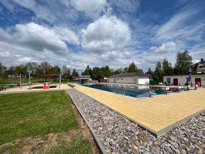 Sommerbad Neukirchen - Neukirchen/Erzgebirge 1 AF1QipOow WCYoGGOUnGGkKum5BHV0nVaA SKFTICiXOw408 h306 k no
